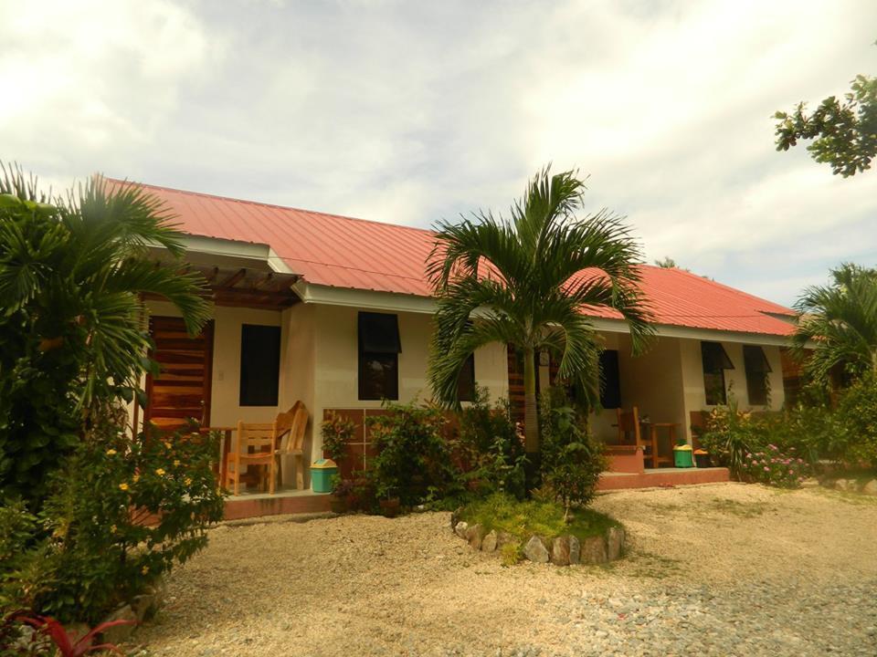 Mountain Beach Resort & Restaurant Puerto Galera Room photo