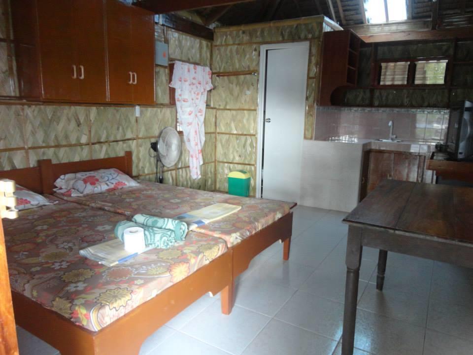 Mountain Beach Resort & Restaurant Puerto Galera Room photo