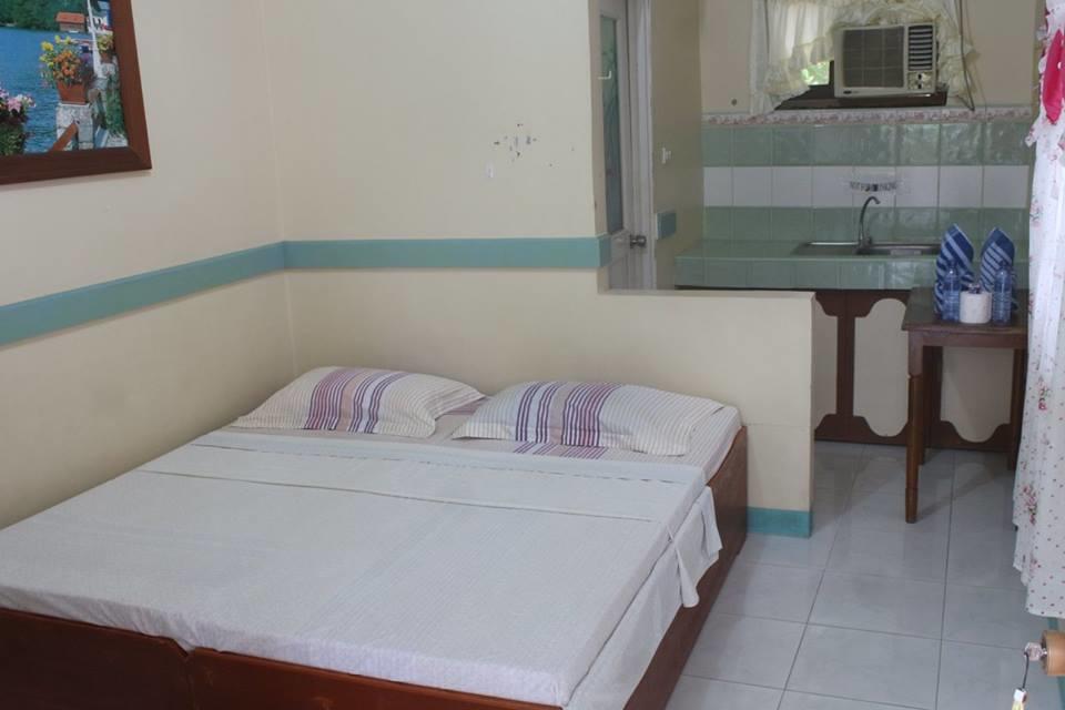 Mountain Beach Resort & Restaurant Puerto Galera Room photo
