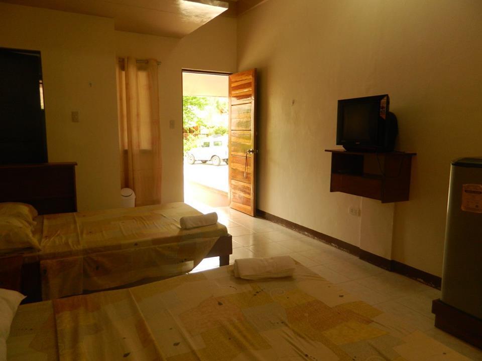 Mountain Beach Resort & Restaurant Puerto Galera Room photo