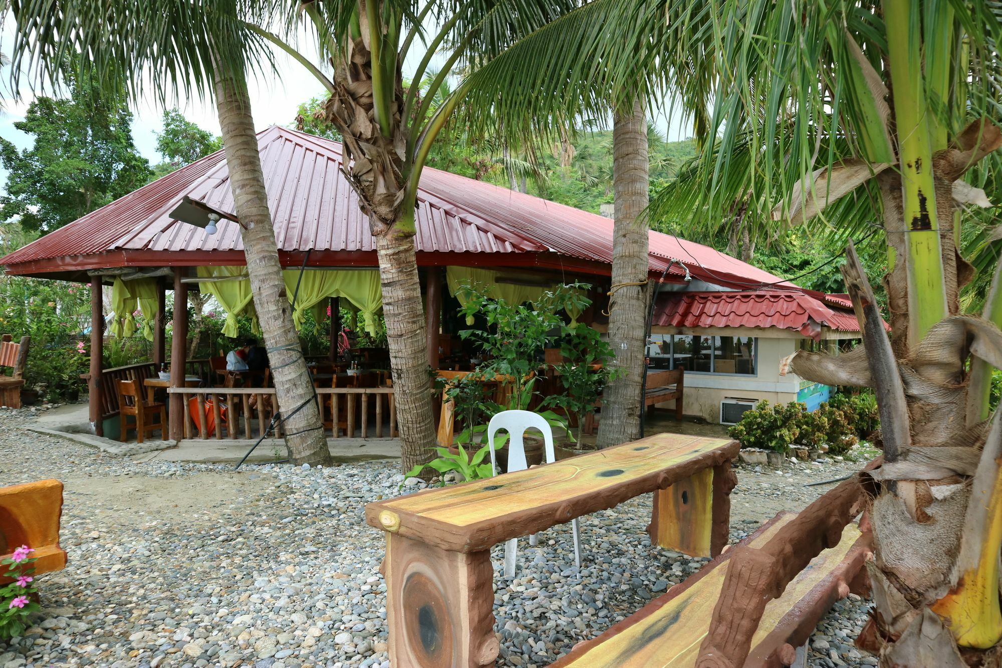 Mountain Beach Resort & Restaurant Puerto Galera Exterior photo